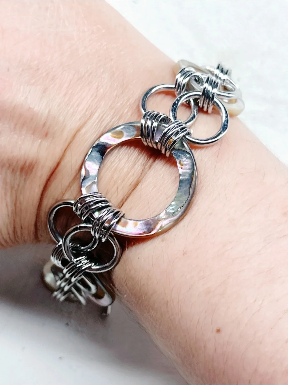 1061mc. Tan Shell Bracelet